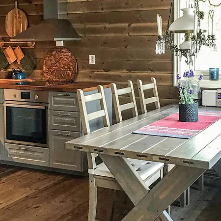 4 Bedroom Beautiful In בית נופש *